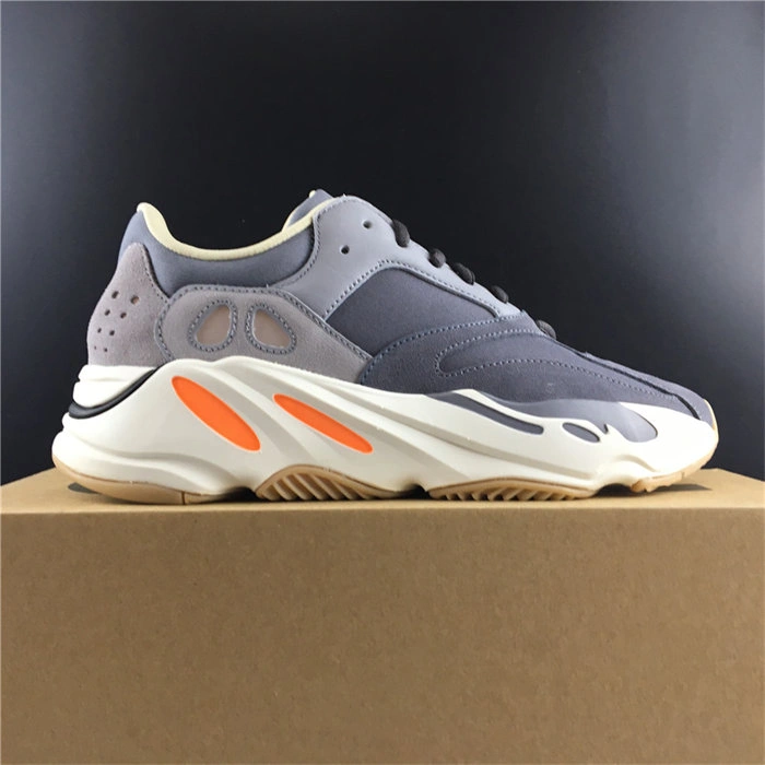 HYPE Soft adidas Yeezy Boost 700 Magnet Fv 5523