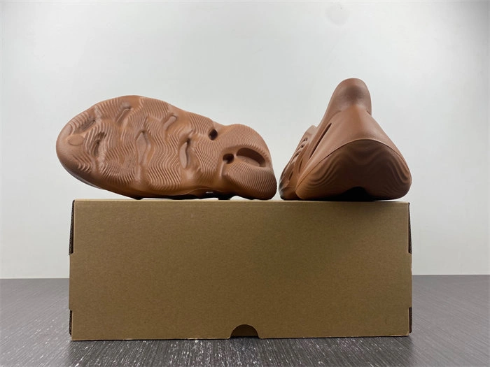 Unique adidas Yeezy Foam RNNR Flax HP 5369