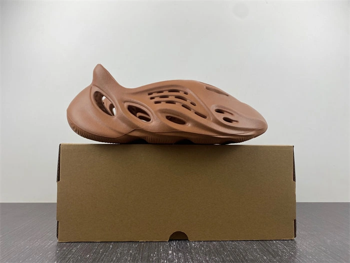 Unique adidas Yeezy Foam RNNR Flax HP 5369
