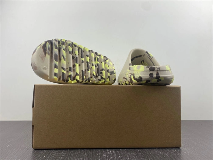 HYPE DailyWear adidas Yeezy Slide FZ 5390
