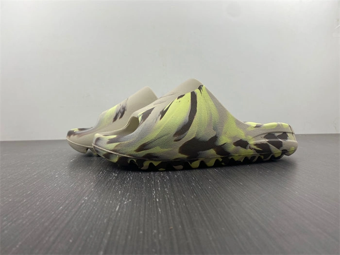 HYPE DailyWear adidas Yeezy Slide FZ 5390