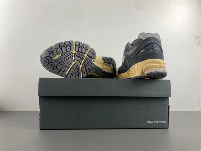 Tony Luxuries Bright new balance NB M2002RHO 5830