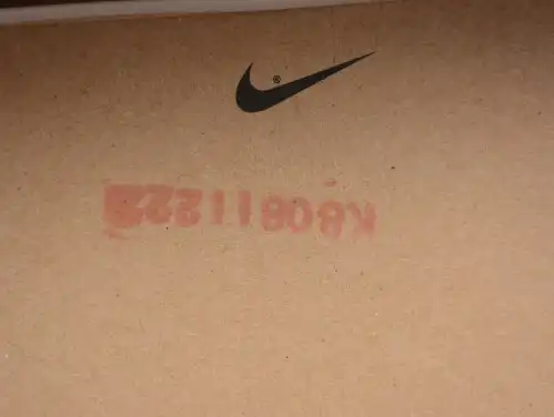 AIR JORDAN 1 RETRO HIGH BLACK CRIMSON TINT 555088-081