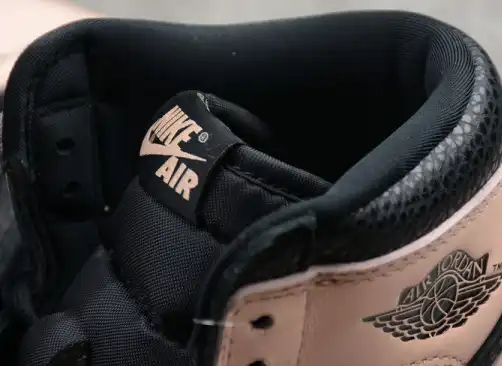 AIR JORDAN 1 RETRO HIGH BLACK CRIMSON TINT 555088-081