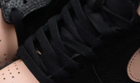 AIR JORDAN 1 RETRO HIGH BLACK CRIMSON TINT 555088-081