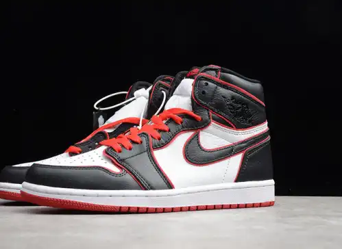 Air Jordan 1 Bloodline 555088-062