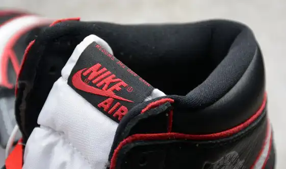 Air Jordan 1 Bloodline 555088-062