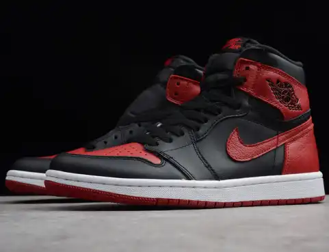 Air Jordan 1 Retro High OG Banned Bred Black Red  555088-001