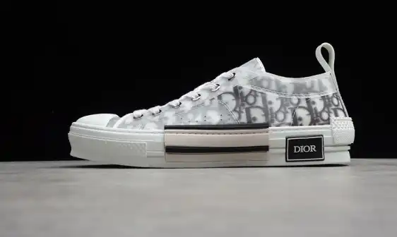 DIOR B23 Oblique Sneaker
