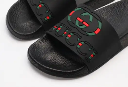 GUCC SANDALS
