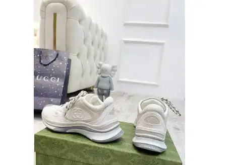 GUCCI Run Sneaker