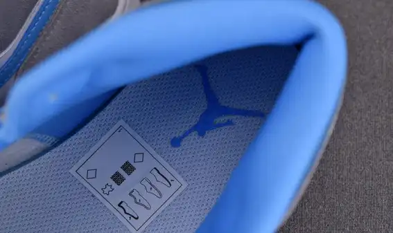 Jordan 1 Mid University Blue Grey DX9276-100