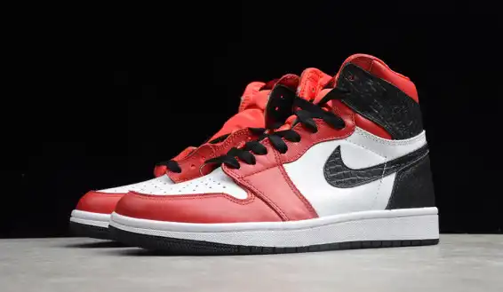 Jordan 1 Retro High Satin Black Toe (W) CD0461-016