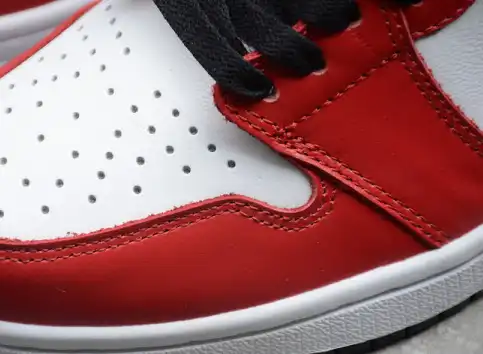 Jordan 1 Retro High Satin Black Toe (W) CD0461-016