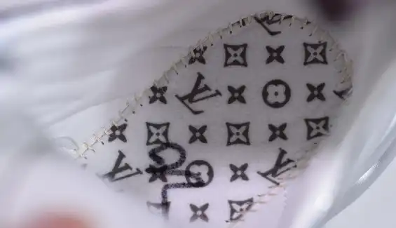 LV ARCHLIGHT SNEAKER