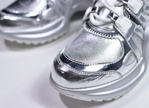 LV ARCHLIGHT SNEAKER