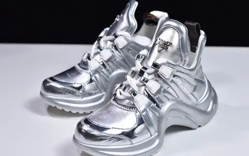 LV ARCHLIGHT SNEAKER