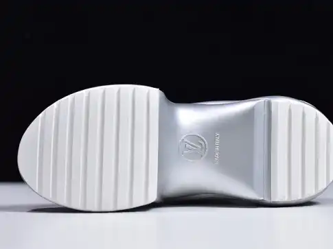LV ARCHLIGHT SNEAKER