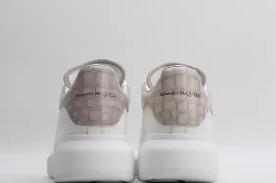 MQ Sneakers