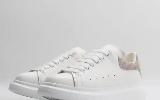 MQ Sneakers