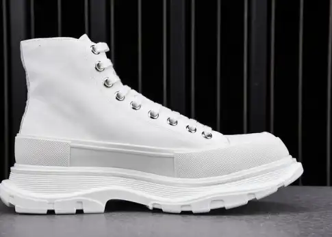 MQ Sneakers