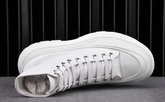 MQ Sneakers