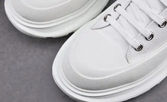 MQ Sneakers