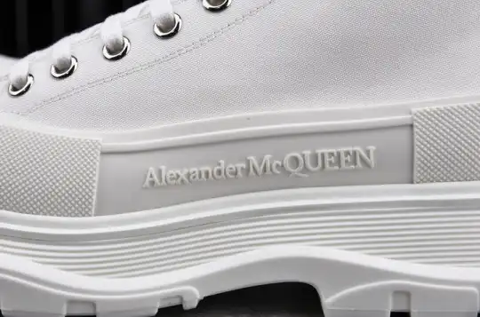 MQ Sneakers
