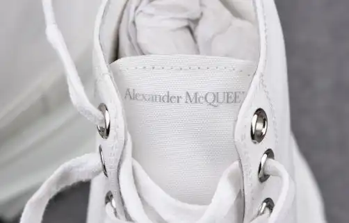 MQ Sneakers