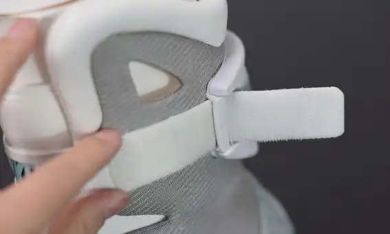 NIKE MAG