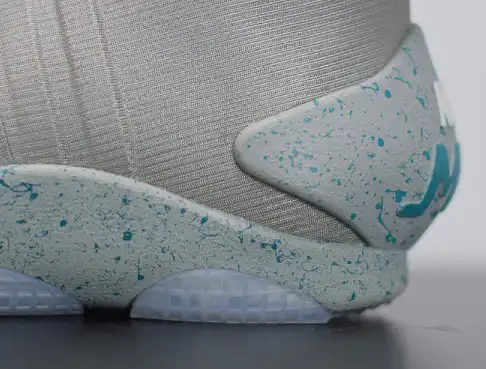 NIKE MAG