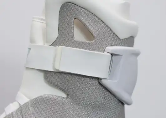 NIKE MAG