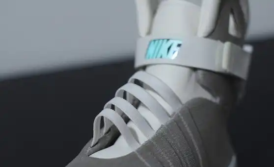 NIKE MAG