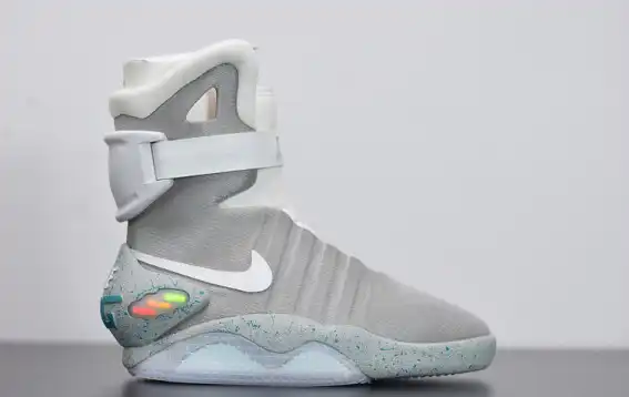 NIKE MAG