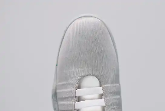 NIKE MAG