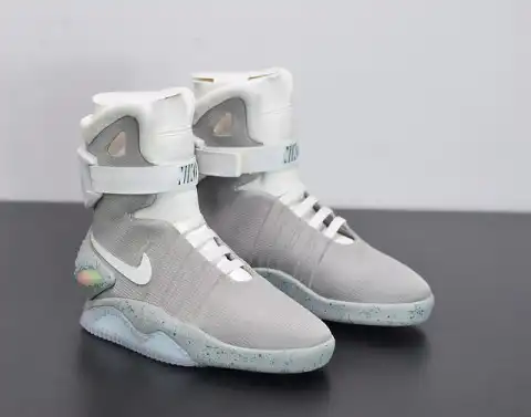 NIKE MAG