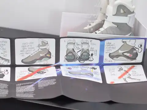 NIKE MAG