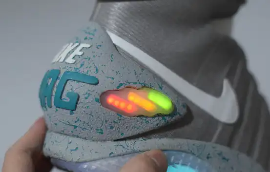 NIKE MAG