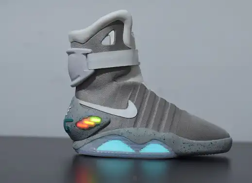NIKE MAG