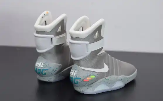 NIKE MAG