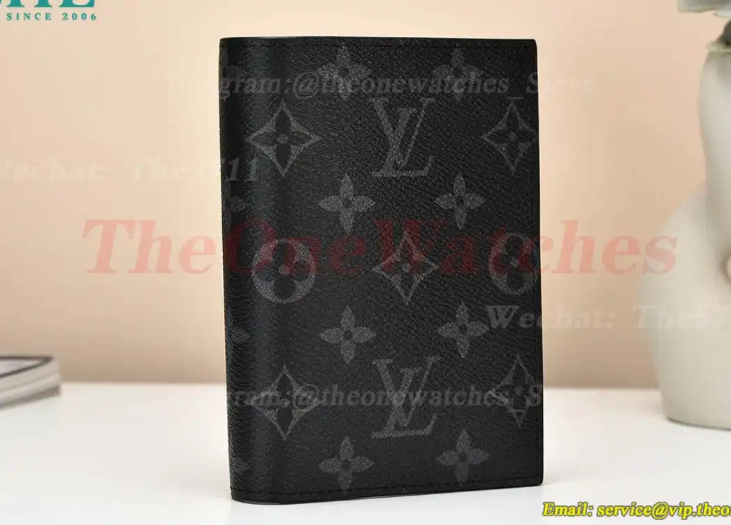 Louis Vuitton - Passport Cover M64501