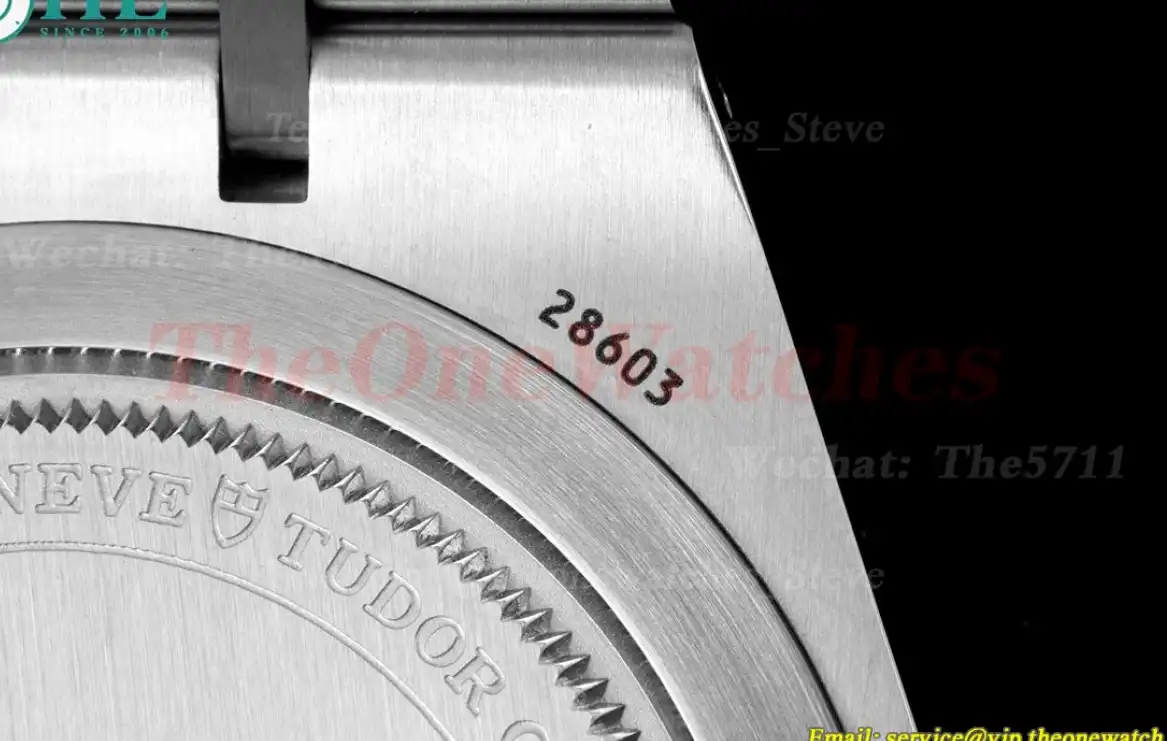 Royal Day-Date 41mm SS SS Silver Rmn V7F A2824