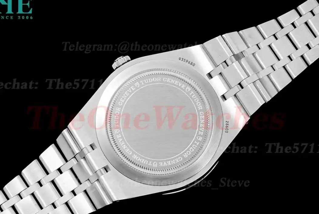 Royal Day-Date 41mm SS SS Silver Rmn V7F A2824