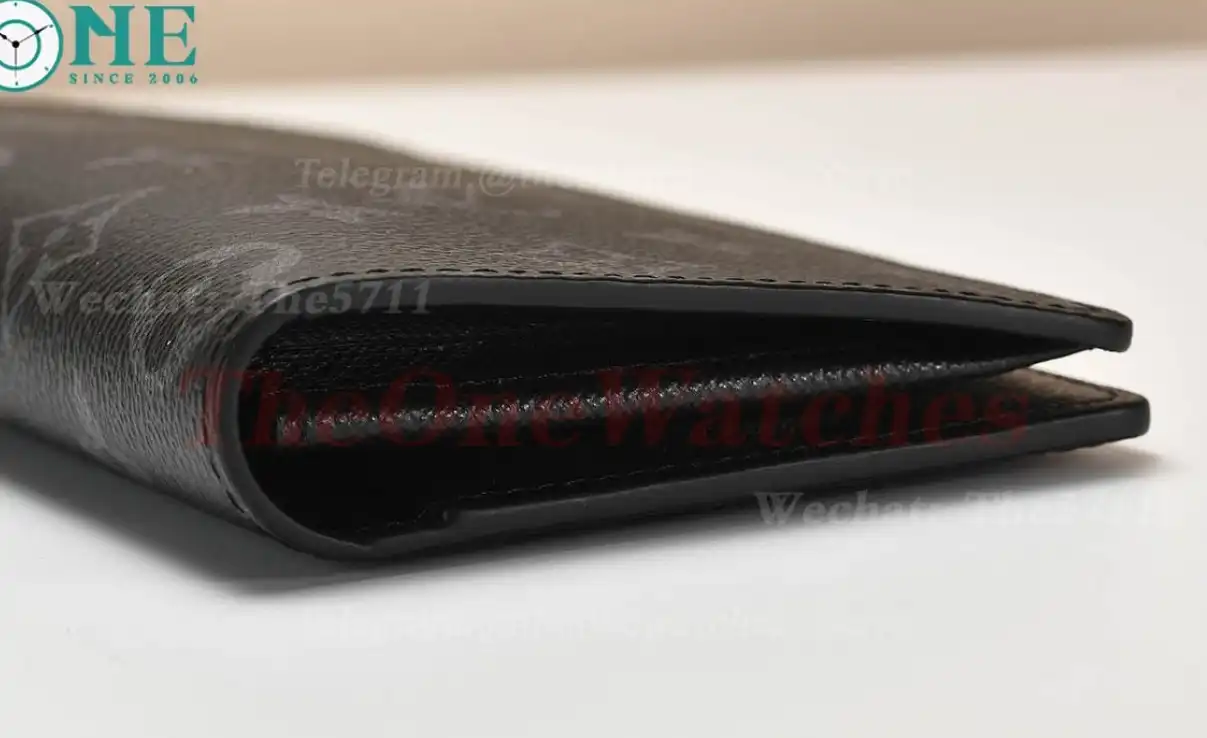 Louis Vuitton - Brazza Wallet Black M61697