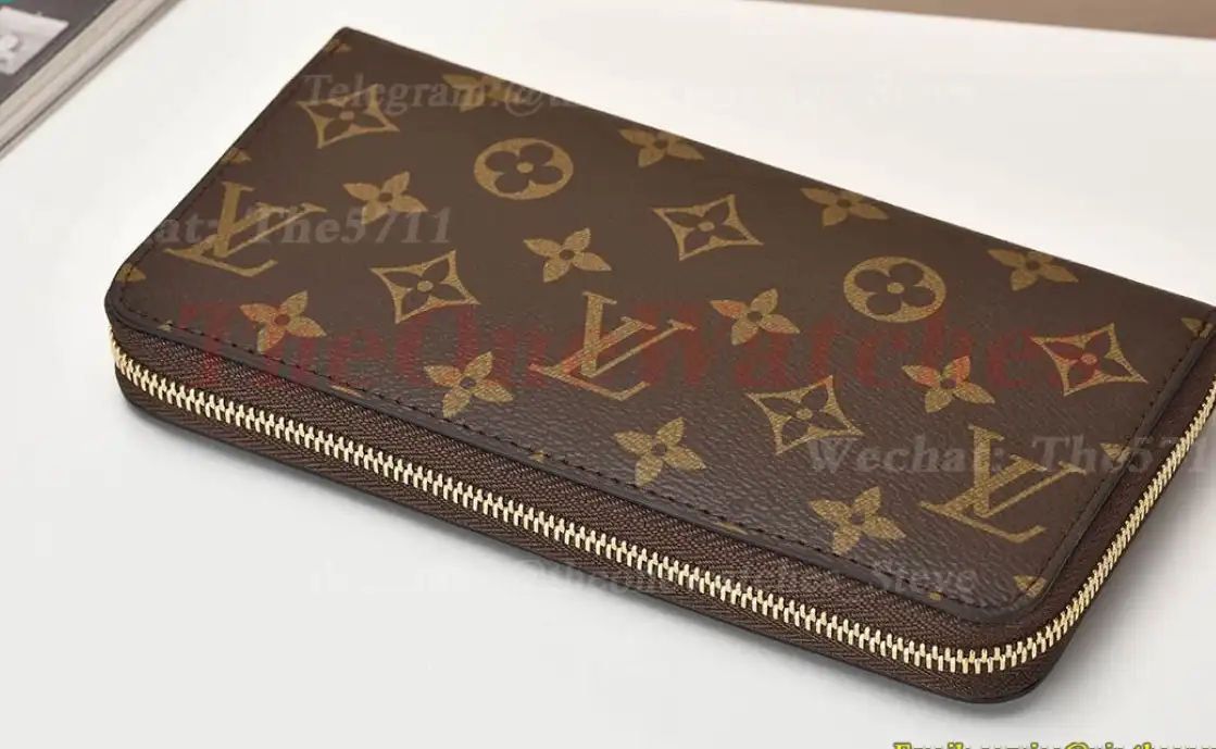 Louis Vuitton - Zippy Wallet M42616