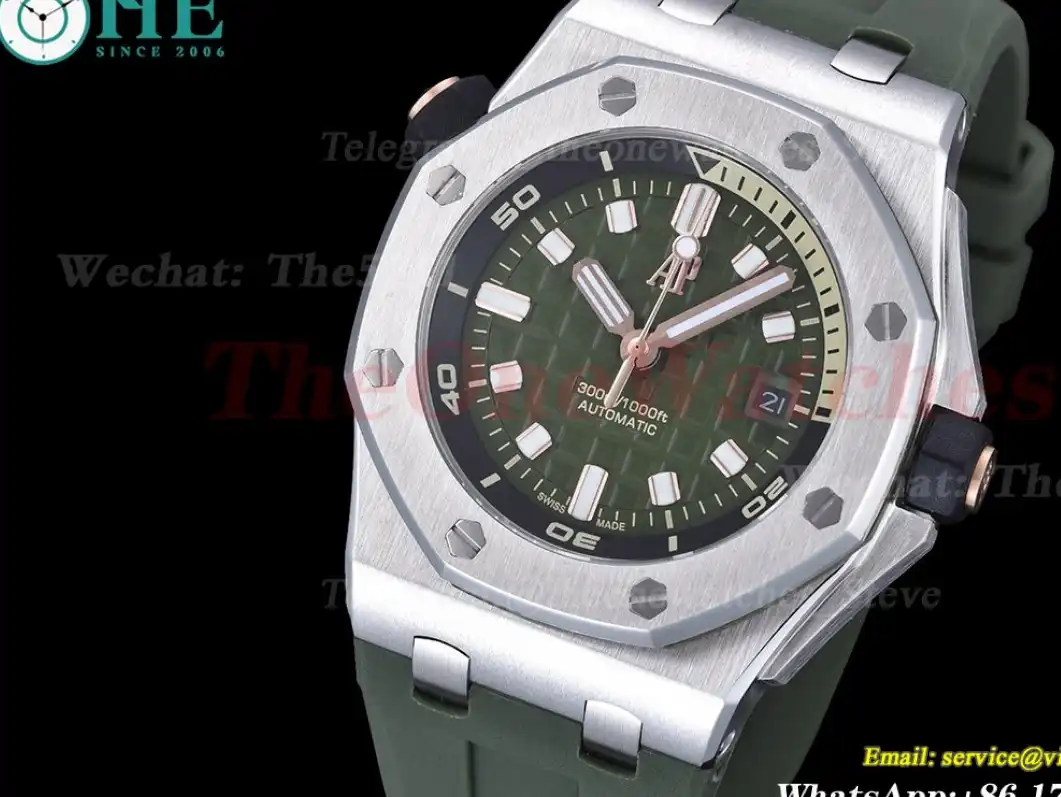 Royal Oak Offshore Diver 15720 42mm SS RU Green Stk GDF MY8215