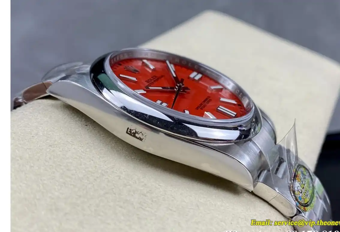 Oyster Perpetual 124300 41mm SS SS Red Stk Clean VR3230