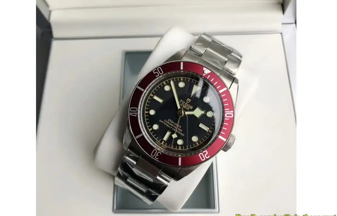 Black Bay 41mm SS SS Red GDF MY8215