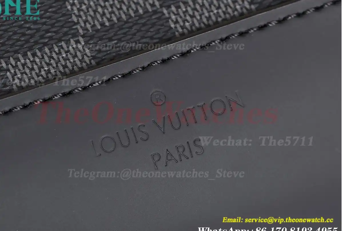 Louis Vuitton - Avenue Slingbag N41719