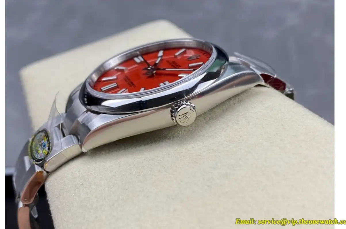 Oyster Perpetual 124300 41mm SS SS Red Stk Clean VR3230